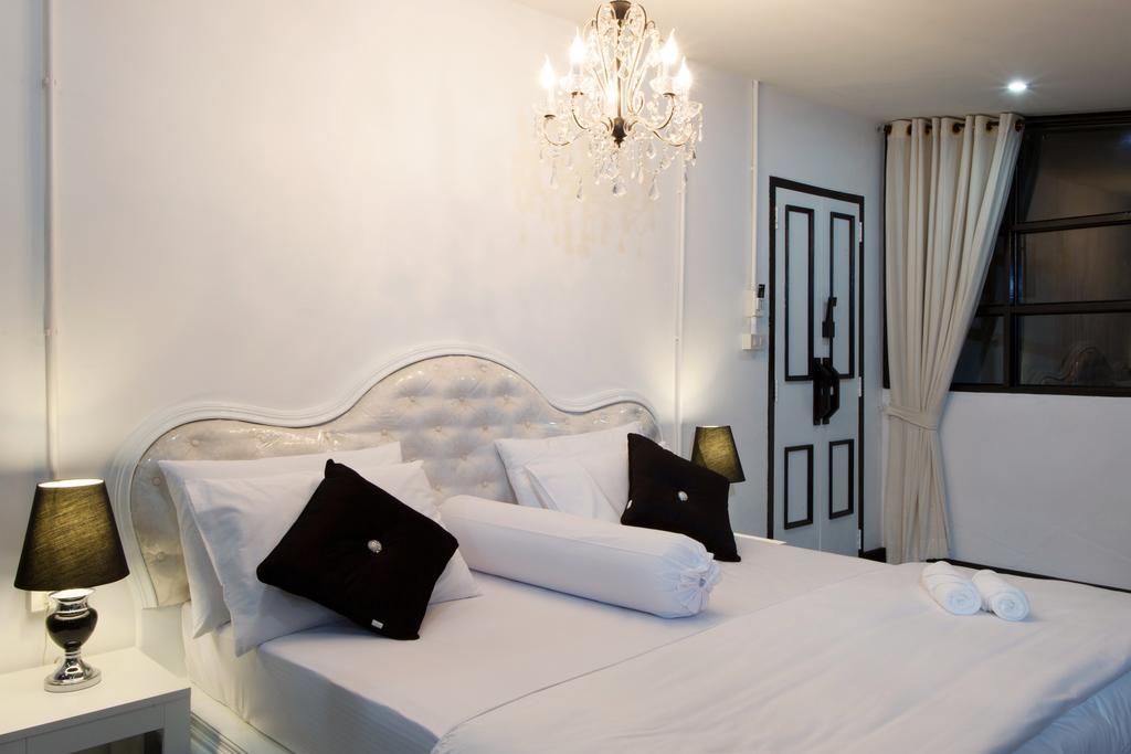 Meroom Phuket
